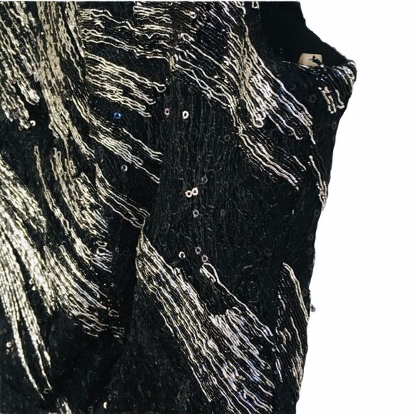 Silver Metallic Sequin LBD Cocktail Dress Sz M NWT - Picture 4 of 12